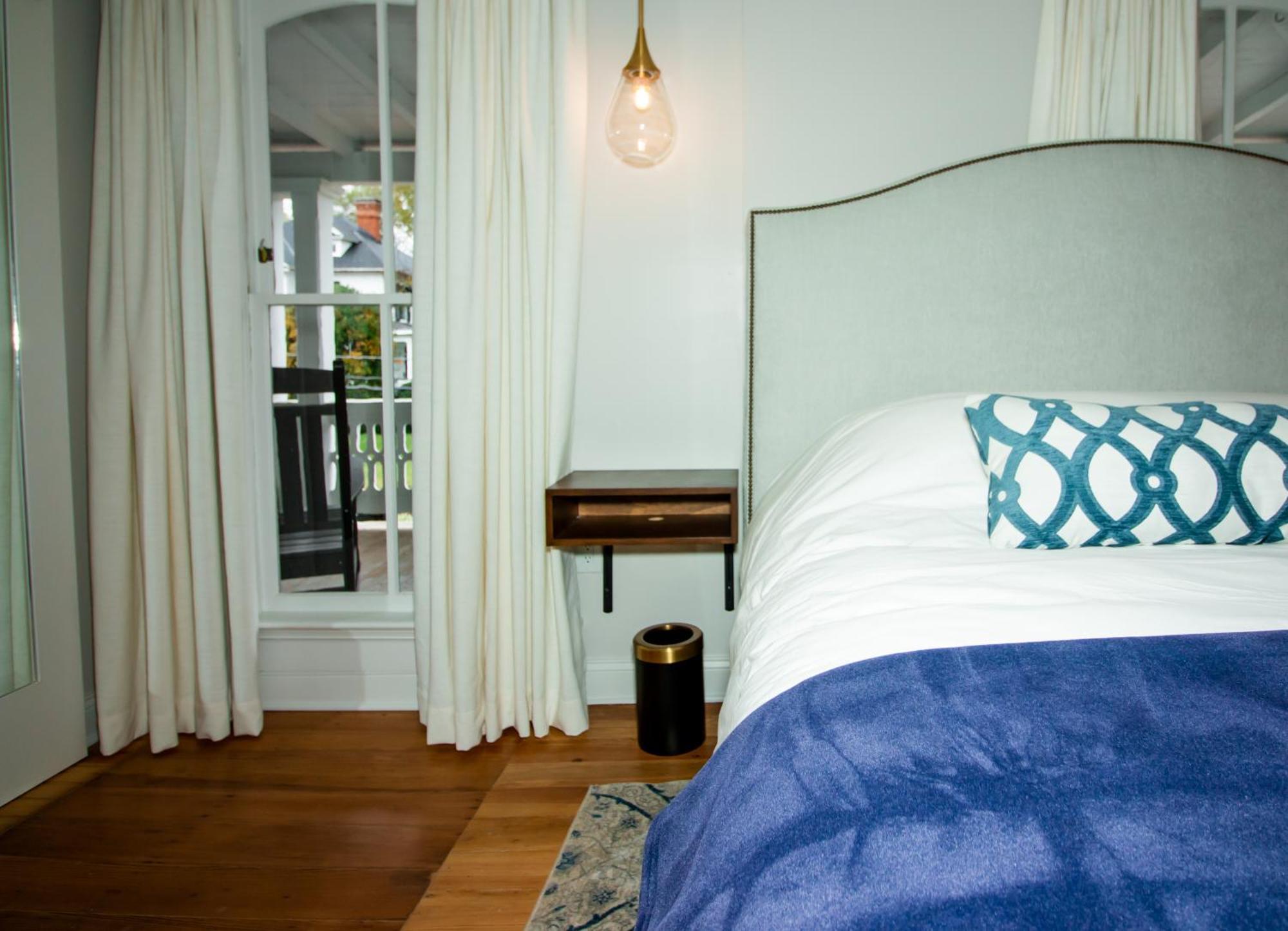 The Colonial Inn Hillsborough Room photo